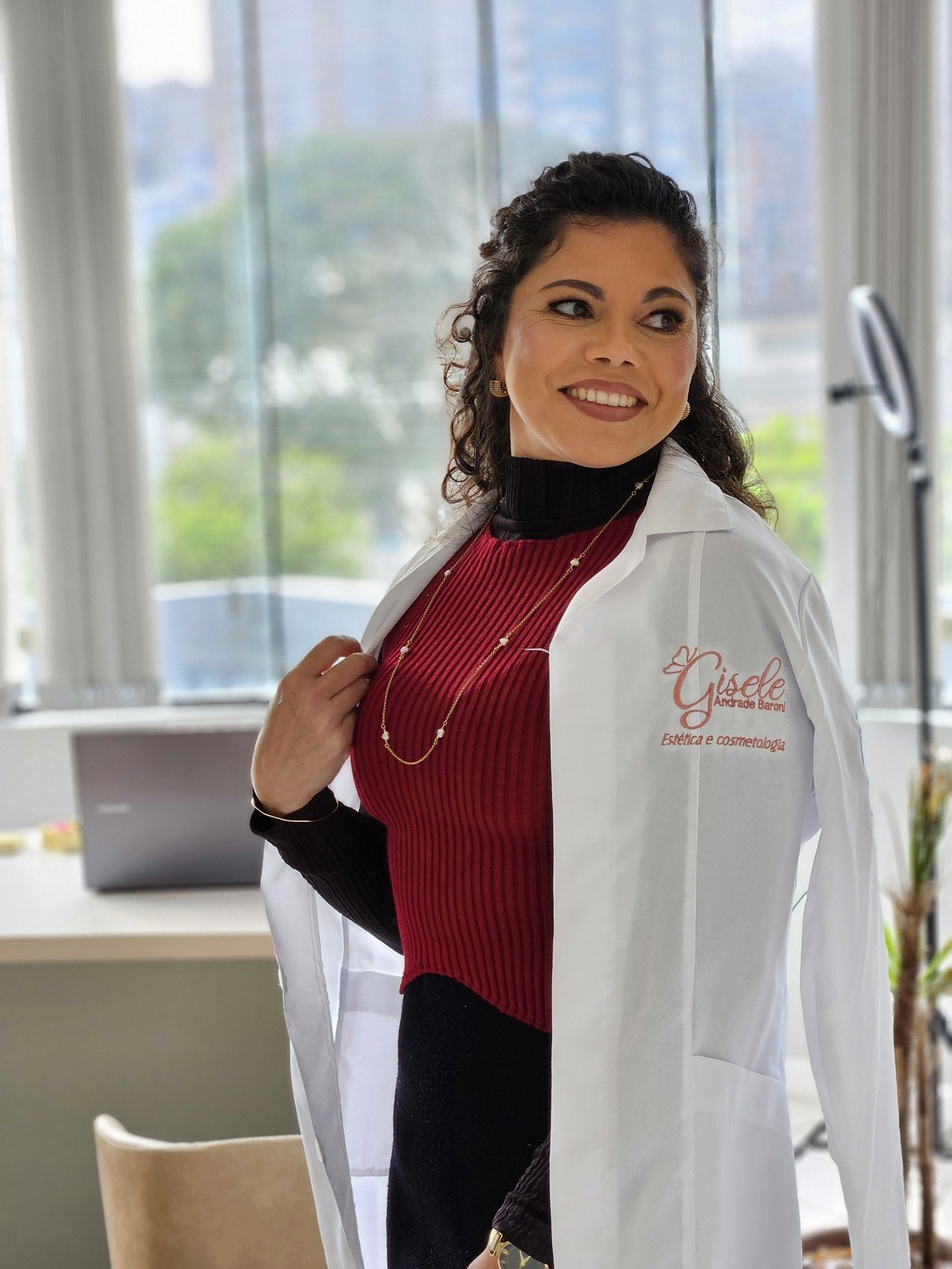 Gisele Andrade, esteticista da clínica em Torres